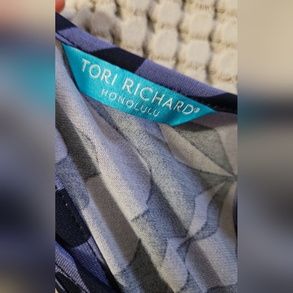 TORI RICHARD Sleeveless Racerback Max Dress In Blue/black Pattern. Size Small - Picture 4 of 12